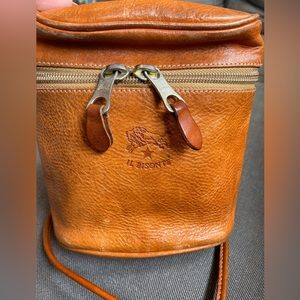 IL BISONTE Camera Crossbody Bag